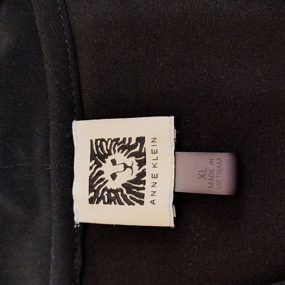 Kim Rogers Size XL Black Sleeveless V Neck Cowl Detail Shell Blouse Layering - Picture 6 of 14